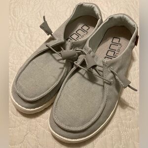 Women’s Hey Dude Wendy Cambray Light Gray Slip-on Shoe Loafer Size 7